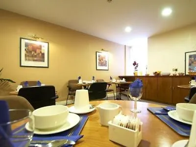 Travelodge Rathmines מלון 3*