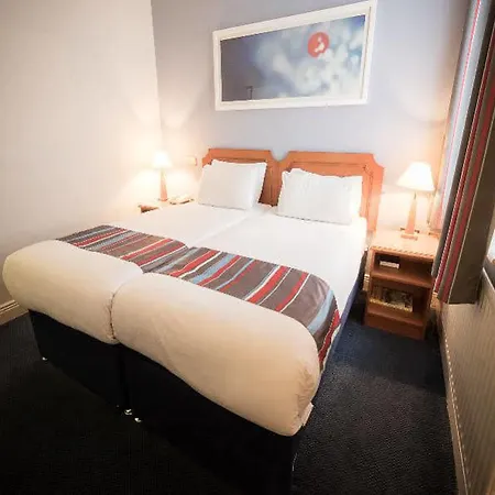 호텔 Travelodge Rathmines 3*